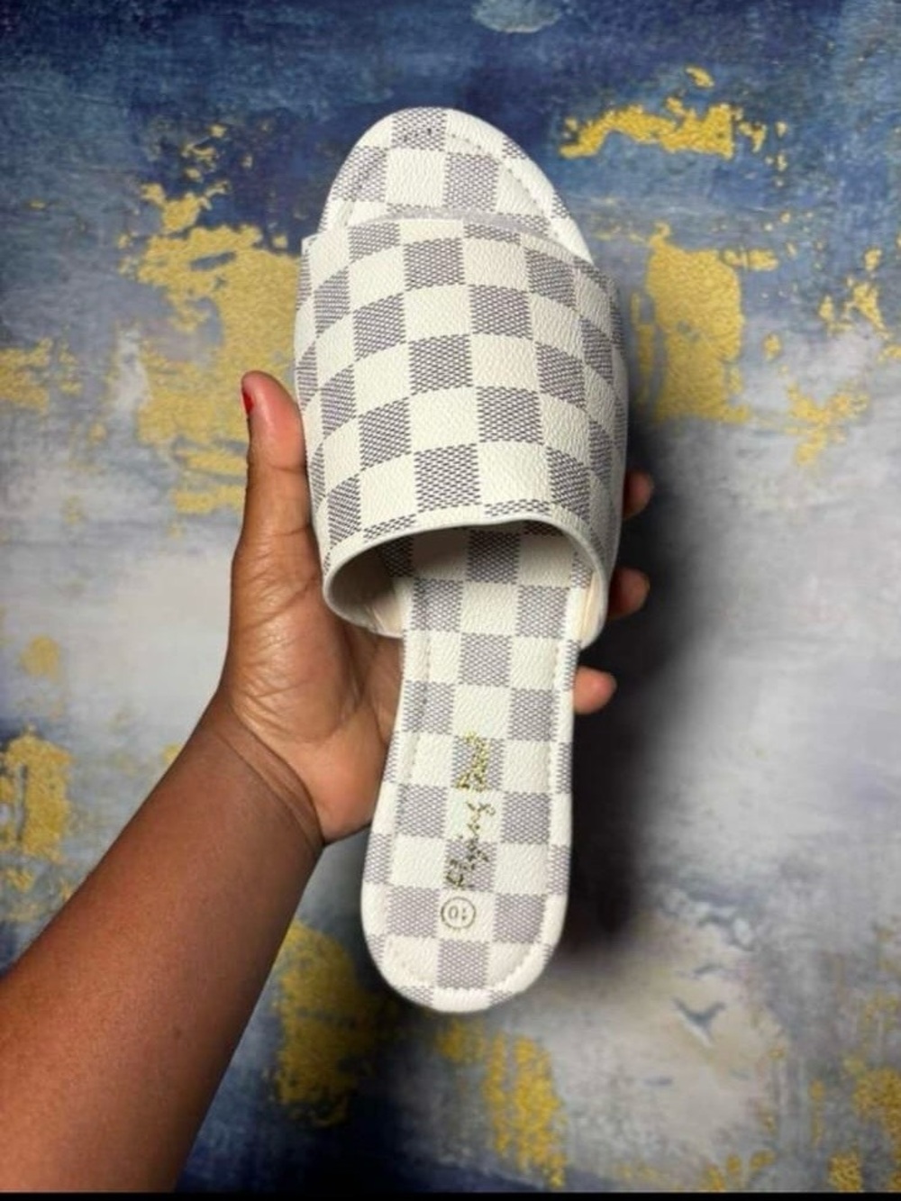 Women’s Checkered Slide Sandal - White/Grey